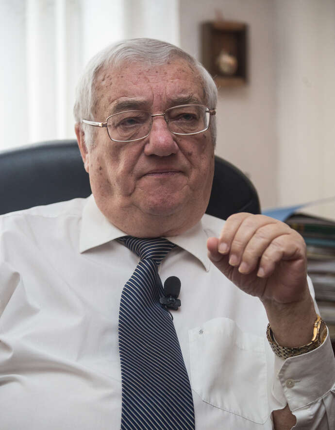 Юрій Щербак 